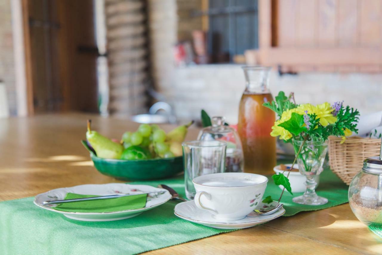 B&B Migliarino Чивитанова Марке Екстериор снимка
